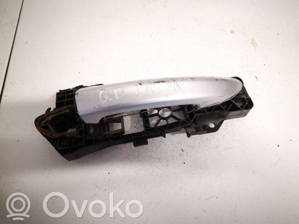 Volkswagen PASSAT B6 Manecilla externa puerta delantera 