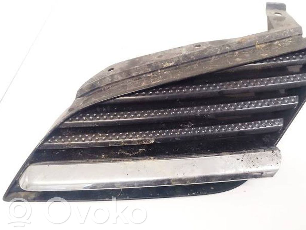 Nissan Primera Grilă față 