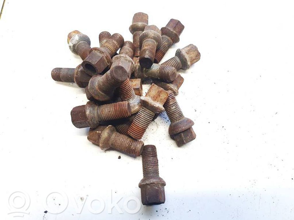 Piulițe/șuruburi