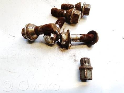 Piulițe/șuruburi