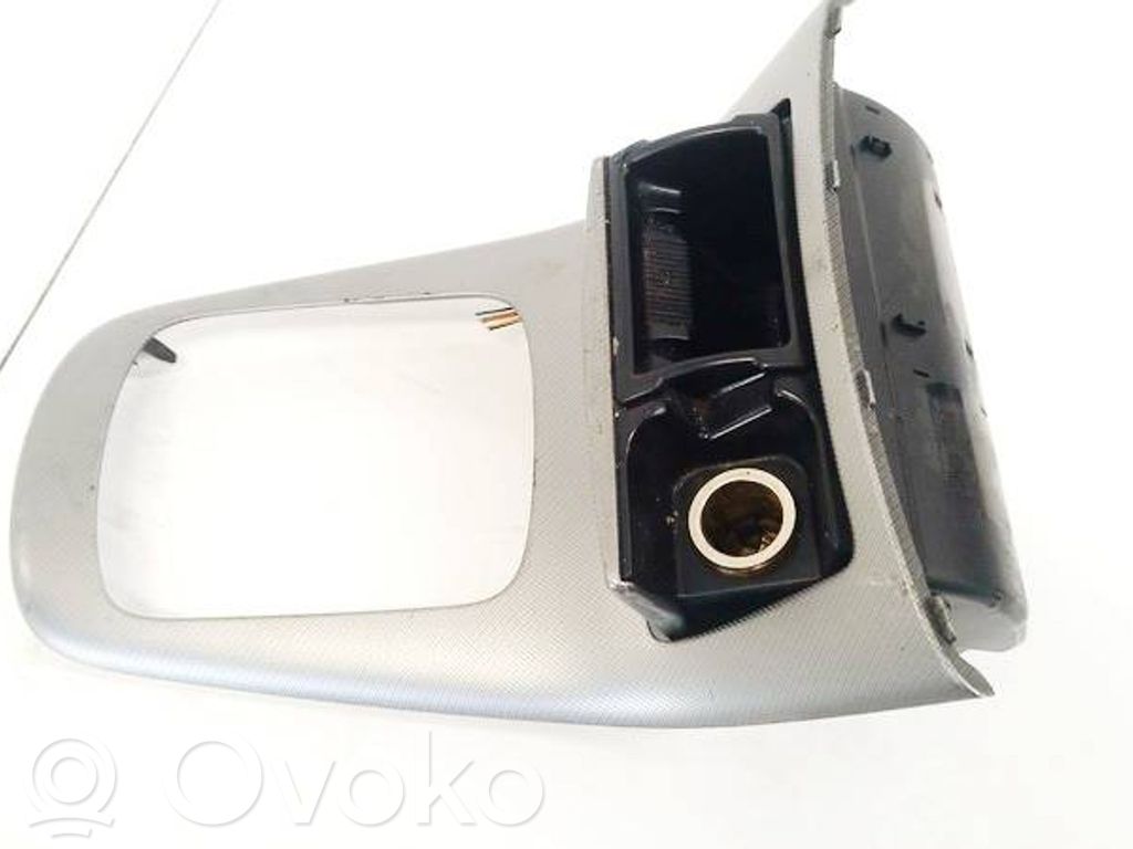 Toyota Avensis T250 Posacenere auto 
