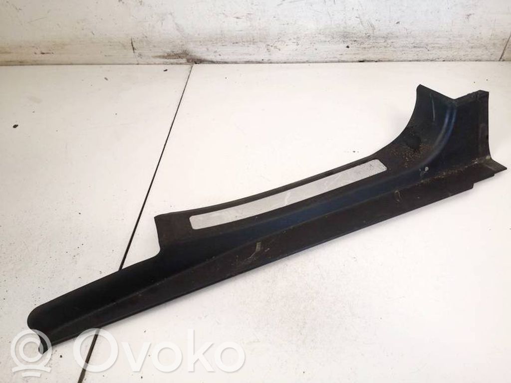 Mercedes-Benz C W203 Copertura del rivestimento del sottoporta posteriore
