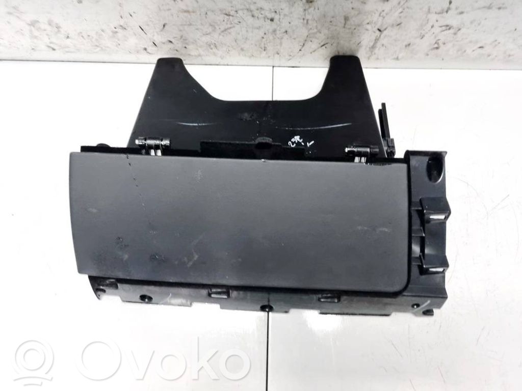 Tesla Model S Handschuhfach 