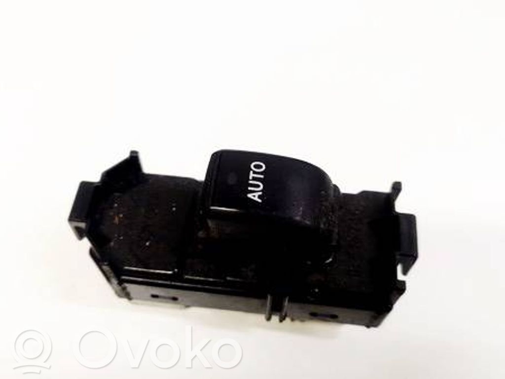 Electric window control switch   8403048070,514746,514746,8403048070