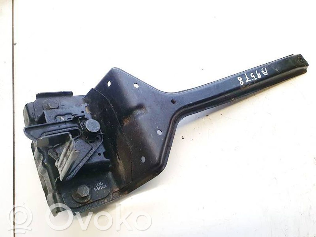 Chevrolet Captiva Încuietoare capotă 