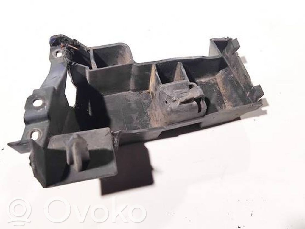 Mazda 3 I Front bumper mounting bracket 