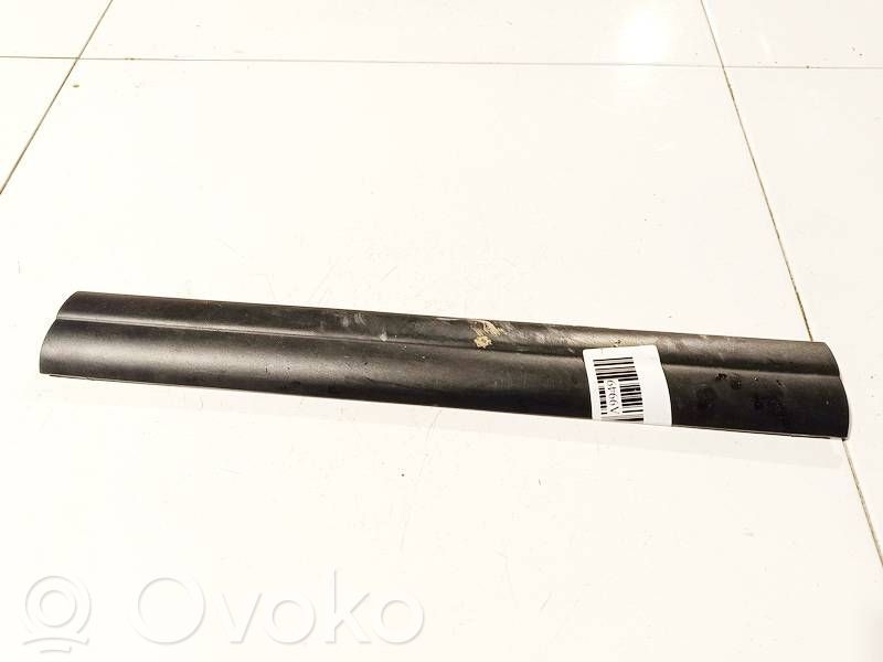 BMW 1 E81 E87 Copertura del rivestimento del sottoporta anteriore 