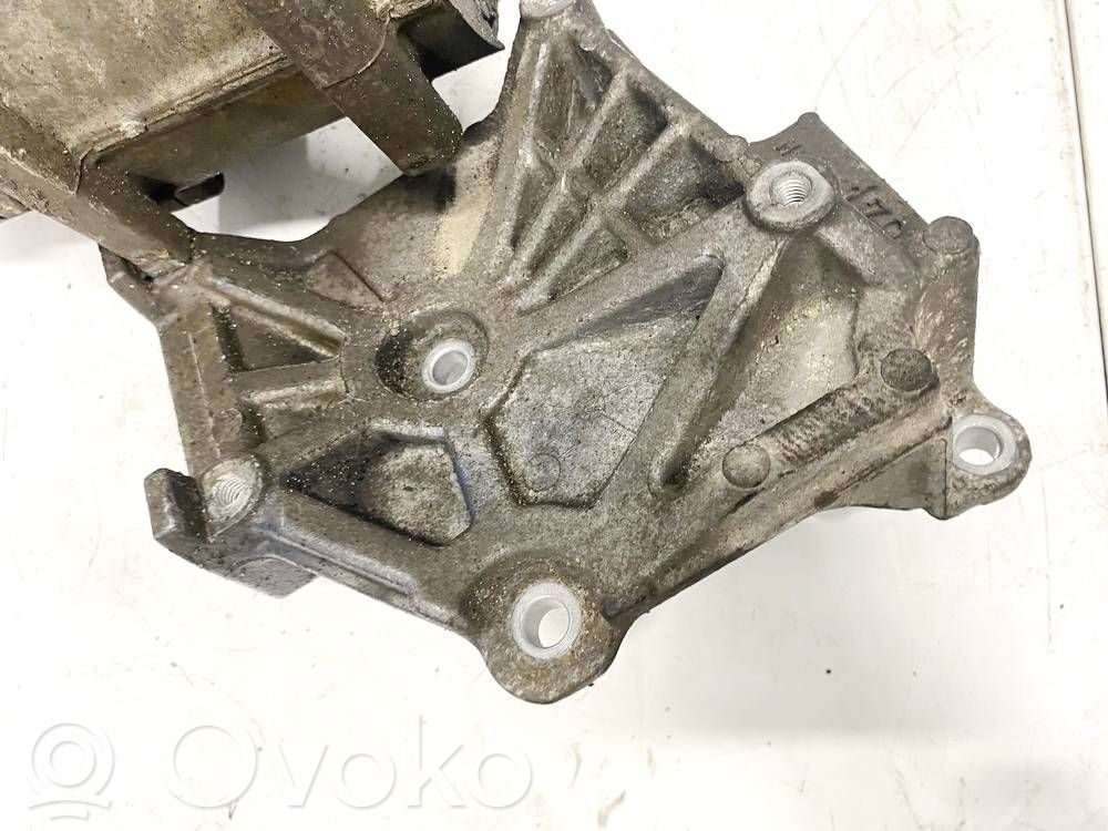 Mitsubishi Outlander Engine mounting bracket 