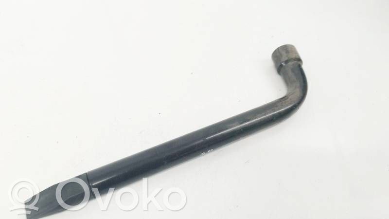 Clé à écrou de roue