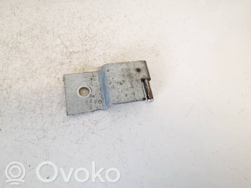 Volkswagen Golf IV Cita veida ārēja detaļa 