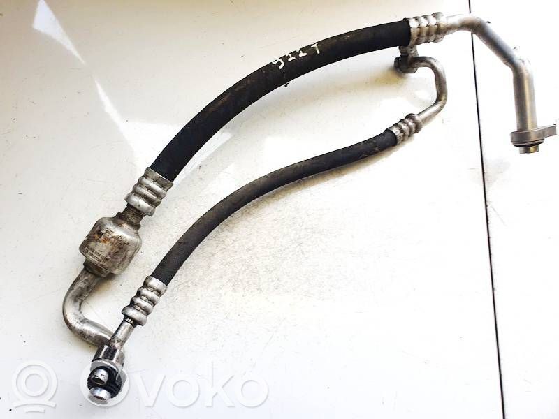 Opel Insignia A Ilmastointilaitteen putki (A/C) 