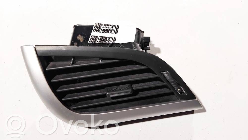 Peugeot 207 Rejilla de ventilación central del panel 