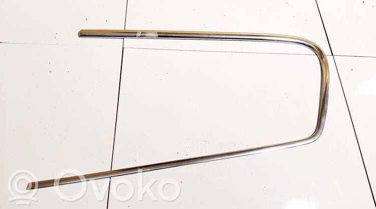 Volkswagen PASSAT B6 Ornament geam ușă spate 