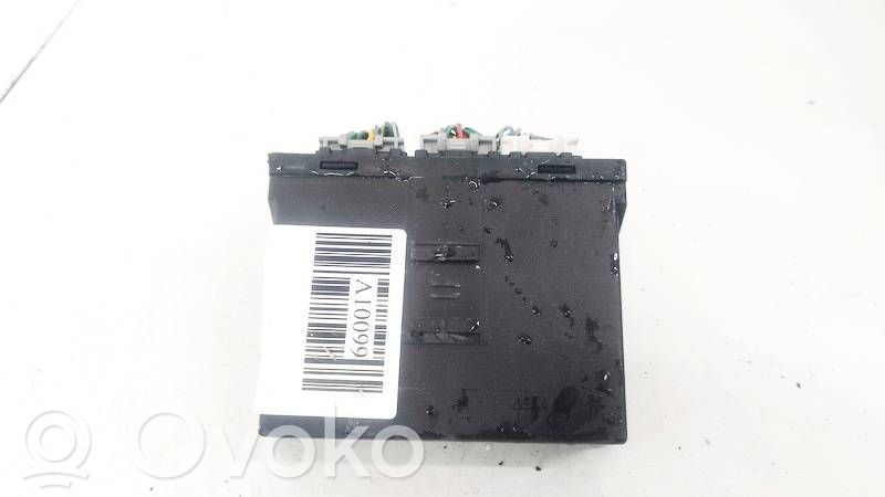 Nissan Primera Centralina/modulo portiere 