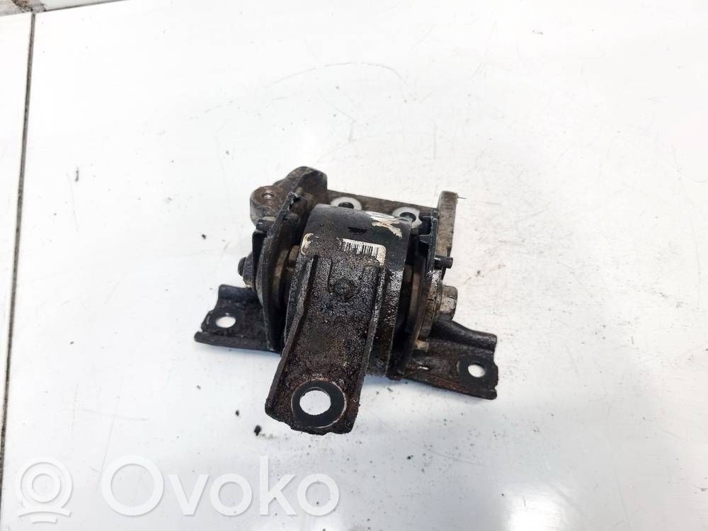 Dodge Caliber Engine mount bracket 
