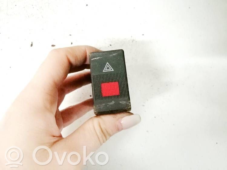 Botón interruptor de luz de peligro   4A0941509A,4A0941509A