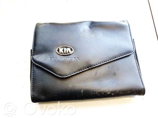 KIA Ceed Carte/manual proprietar cu istoric service 
