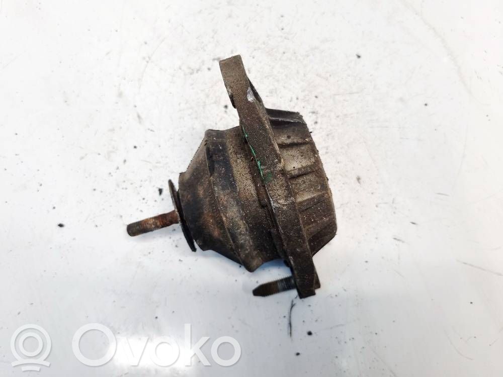 Audi 80 90 S2 B4 Engine mount bracket 