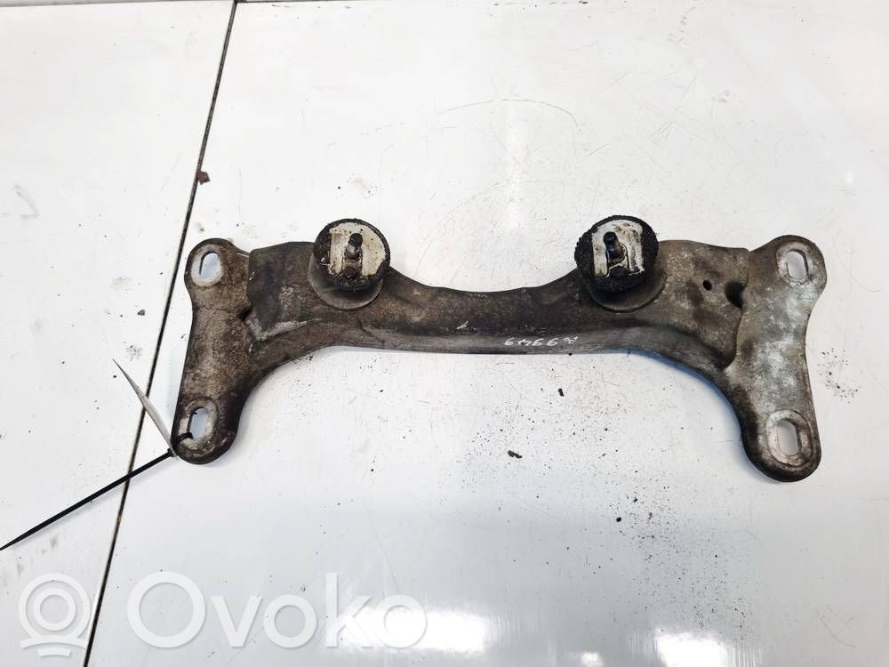 BMW 1 E81 E87 Engine mounting bracket 