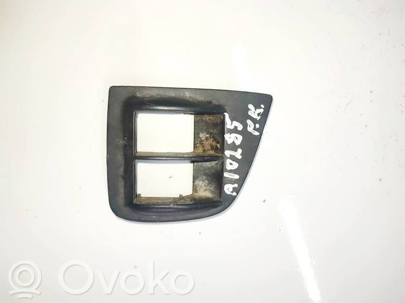 Fiat Doblo Ramka przycisków otwierania szyby drzwi przednich 