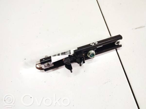 Opel Zafira B Sicherheitsgurt-Einstellschiene