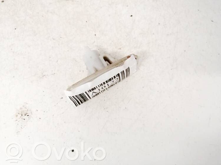 Etupuskurin suuntavilkku   4B0949127,4B0949127