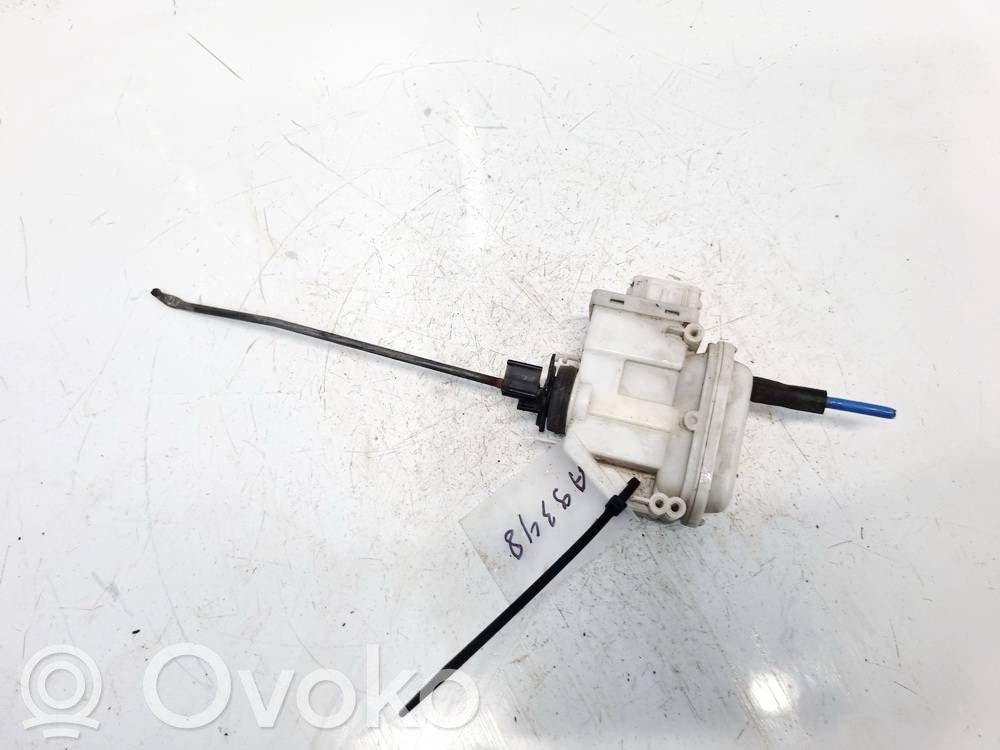 Volkswagen PASSAT B3 Pompe à vide verrouillage central 