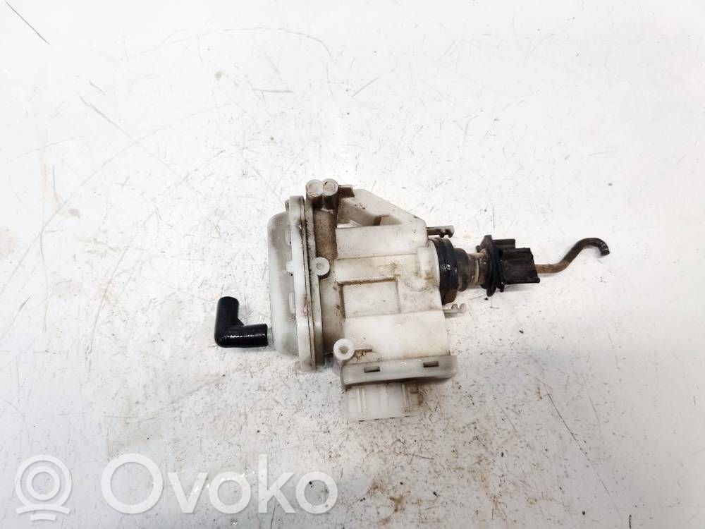 Volkswagen PASSAT B3 Pompe à vide verrouillage central 
