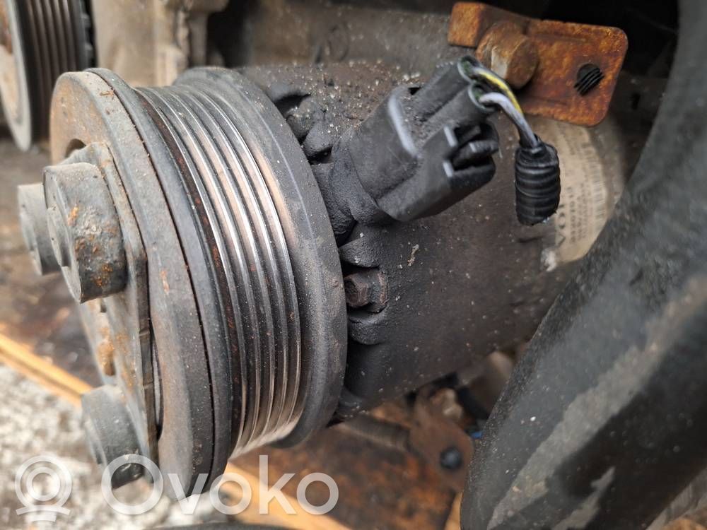 Volvo V70 Air conditioning (A/C) compressor (pump) 