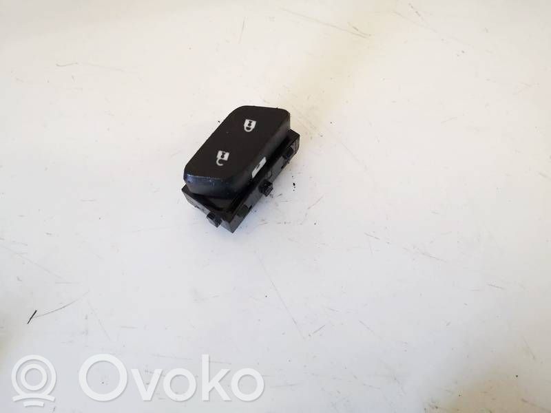 Opel Astra K Botón interruptor de bloqueo de puertas 