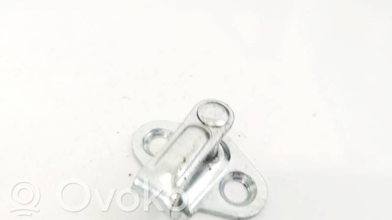 Opel Insignia A Rygiel zamka drzwi przednich 