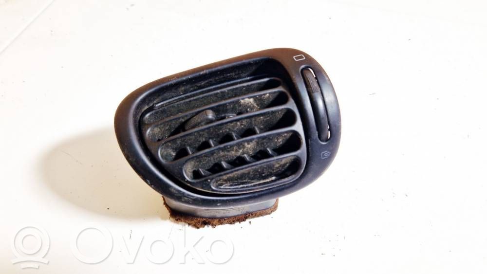 Peugeot 206 Griglia di ventilazione centrale cruscotto 