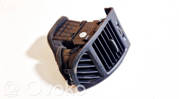 Hyundai Santa Fe Dysze / Kratki środkowego nawiewu deski rozdzielczej 