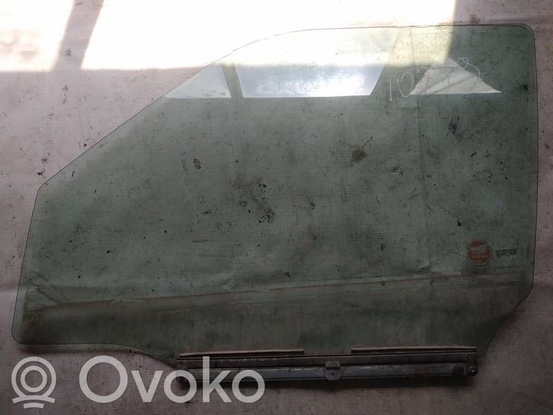 Suzuki Swift I Vitre de fenêtre porte avant (4 portes) 