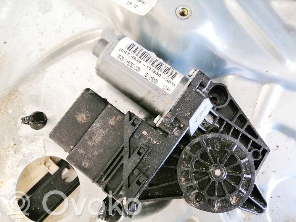 Volkswagen PASSAT B5.5 Motorino alzacristalli della portiera posteriore 