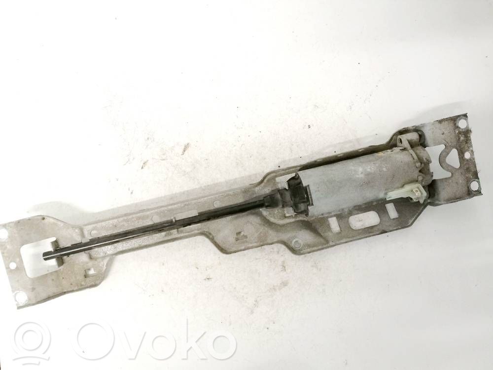 Mercedes-Benz CLS C219 Motor reglare scaun 