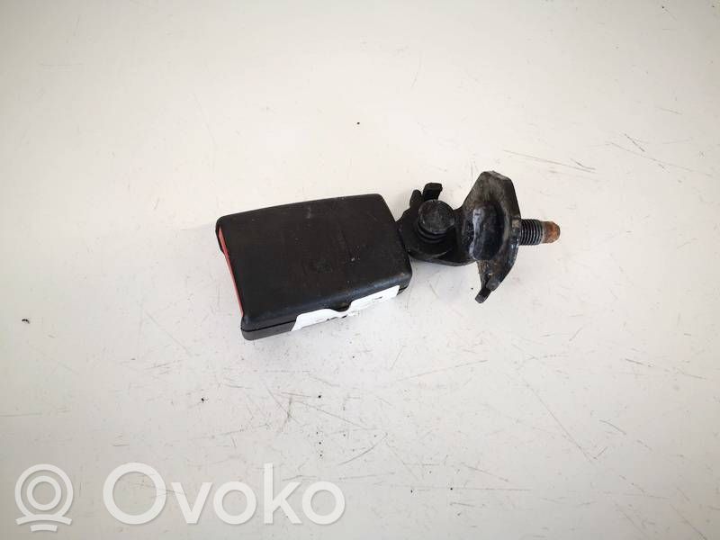 Opel Corsa D Takaistuimen turvavyön solki 