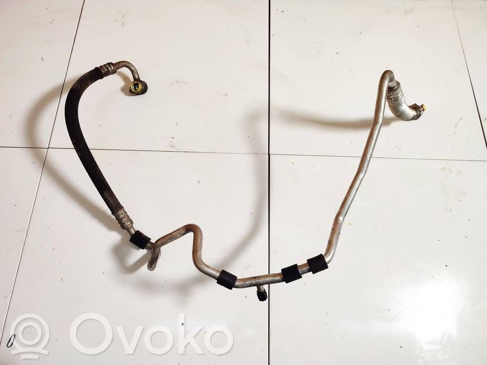 Ilmastointilaitteen putki (A/C)   1K0820743,1K0820743