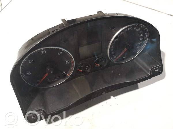 Volkswagen Golf V Licznik / Prędkościomierz 