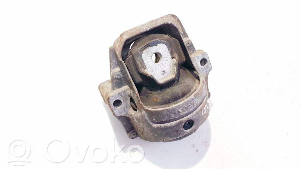 Audi A4 S4 B8 8K Engine mount bracket 