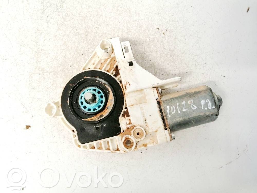 Audi Q3 8U Silnik regulatora szyby drzwi przednich 