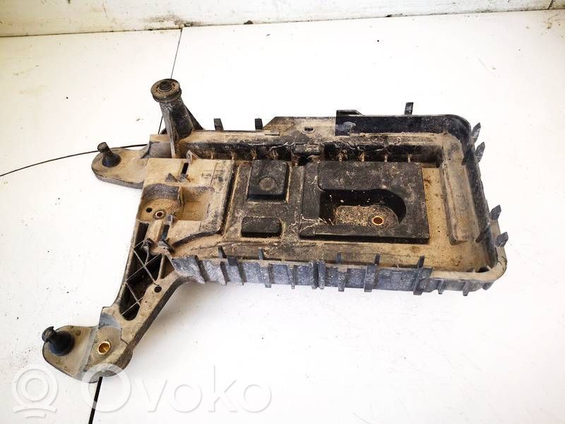 Skoda Yeti (5L) Staffa di montaggio della batteria