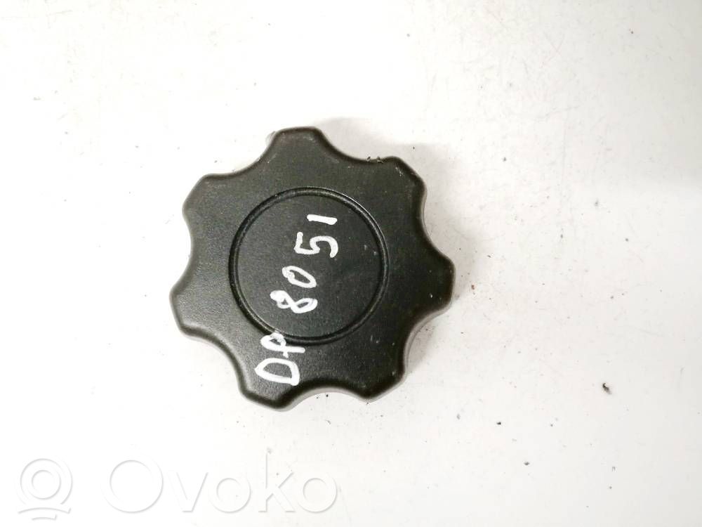 Nissan Primera Takaistuintilan alempi sivulista 
