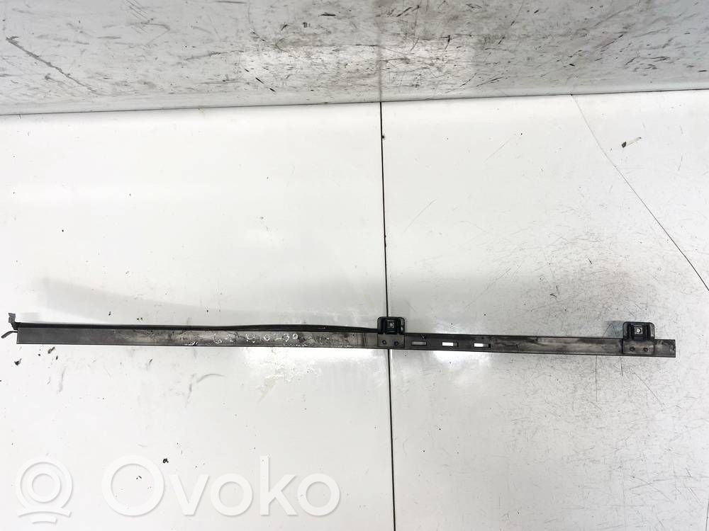 Opel Zafira B Listwa pod lampę tylną 