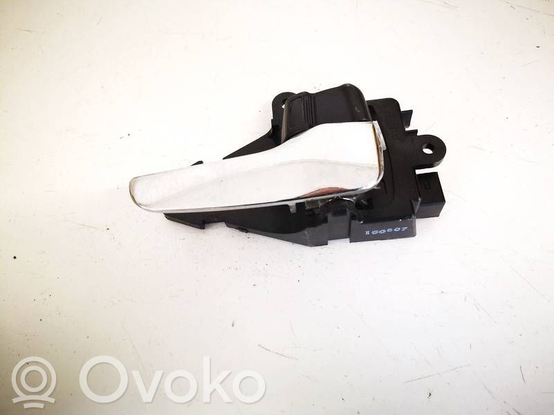 Manecilla interna puerta delantera   MN105360,MN105360