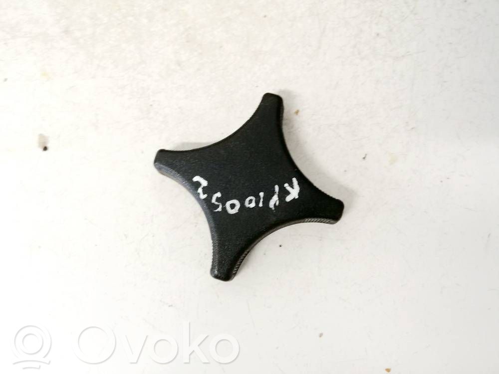 Mercedes-Benz E W210 Rivestimento inferiore laterale del sedile posteriore