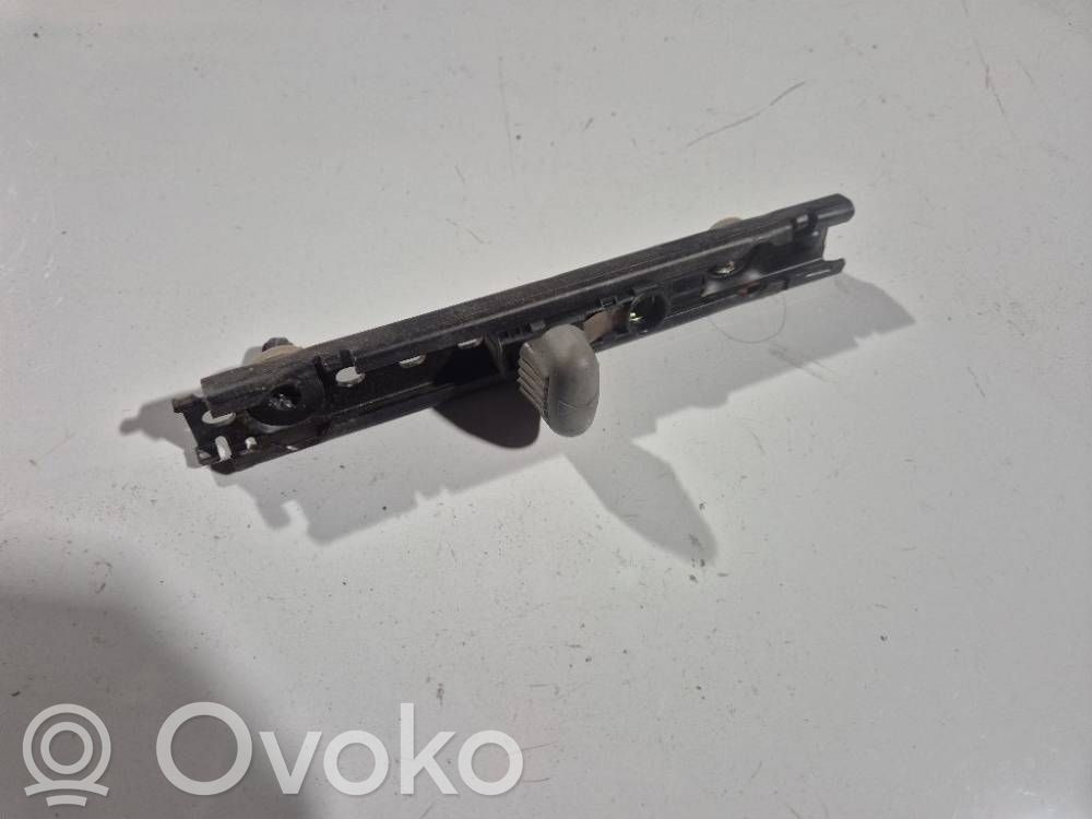 Renault Scenic I Sicherheitsgurt-Einstellschiene 