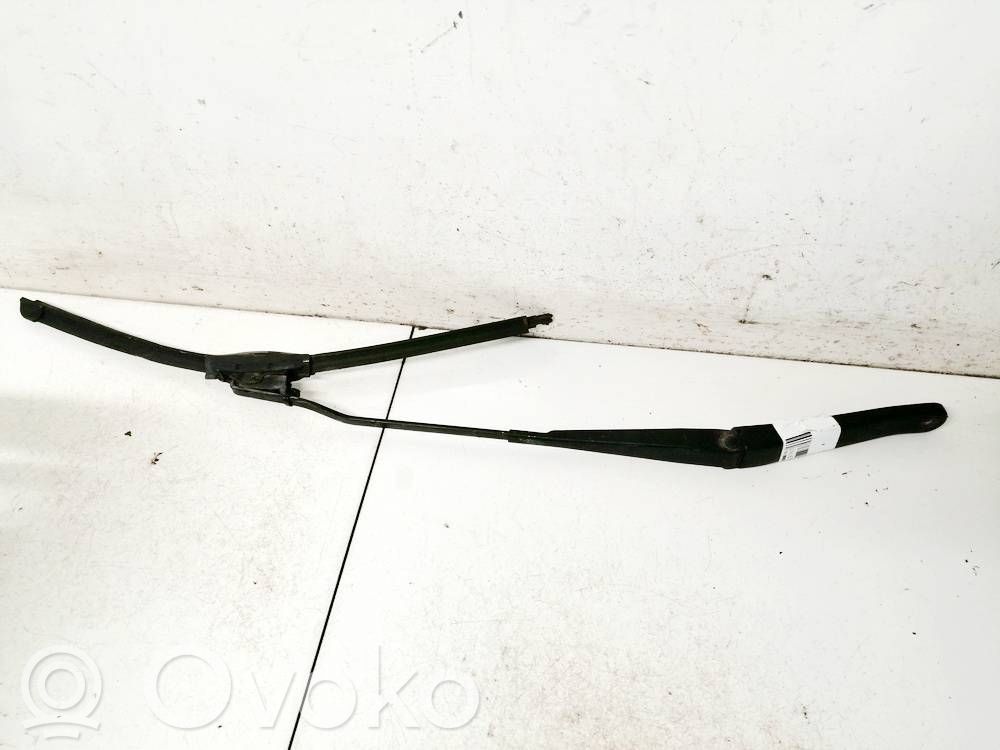 Fiat Stilo Etupyyhkimen sulan varsi