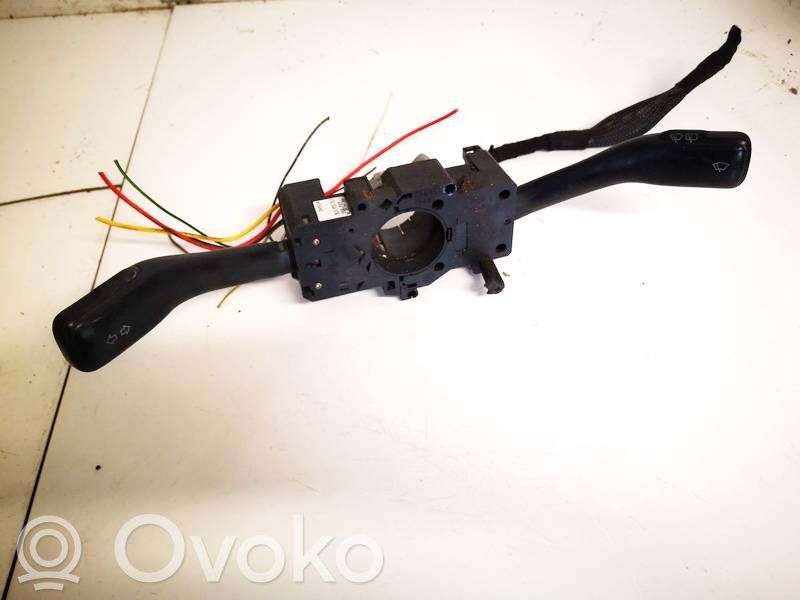 Volkswagen PASSAT B5 Leva/interruttore dell’indicatore di direzione e tergicristallo 