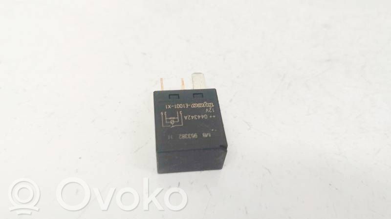 Otros relés   MB953382,V23075,MB953382,V23075